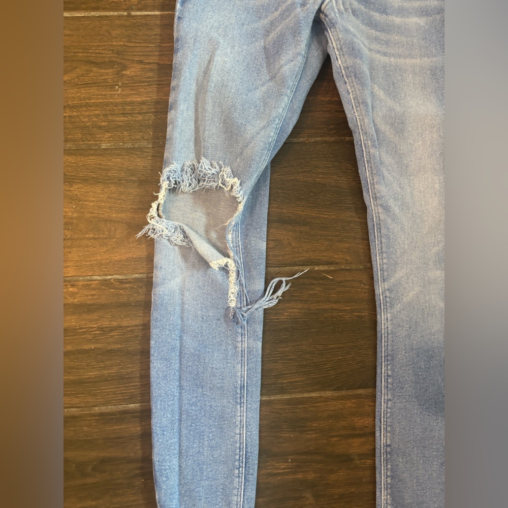 Zara Stylish Distressed Blue Jeans - Picture 2 of 6